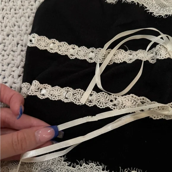 Sky to Moon Lace Trim Black Tank Top - Picture 4 of 5